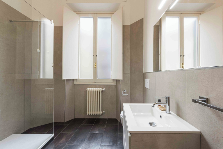 Bathroom 3, Angelico 3 bedrooms by Mmega, Florence