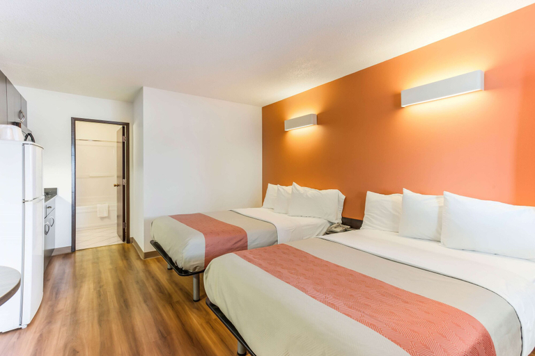 Bedroom 3, Motel 6 Lethbridge, AB, Division No. 2