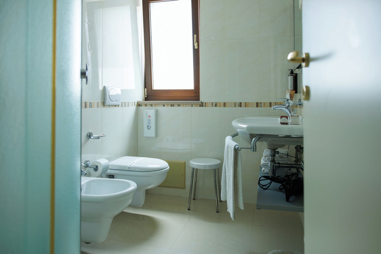 Bathroom 4, UNICO | Albatres Palace Salento, Brindisi