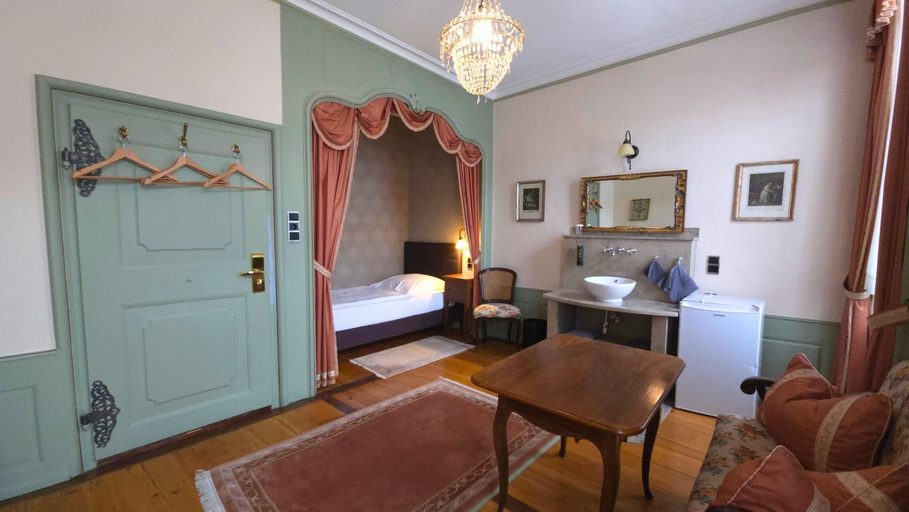Bedroom 2, Boardinghouse Sonne, Ortenaukreis