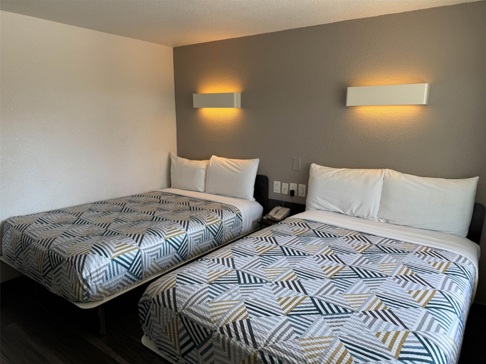 Bedroom 2, Studio 6 Suites Las Vegas, NV – Tropicana, Clark