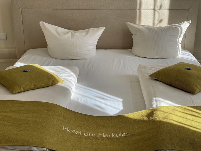 Bedroom 4, Hotel am Herkules - garni, Kassel