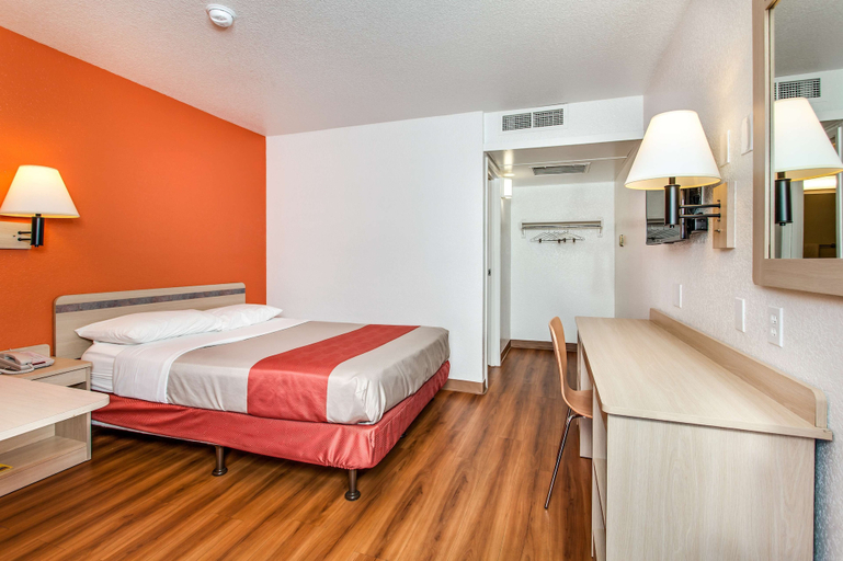 Bedroom 2, Motel 6-Vacaville, CA, Solano