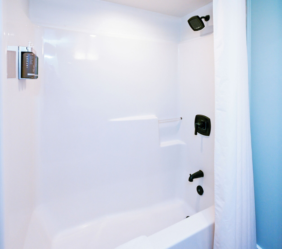 Bathroom 4, Commander Hotel & Suites, Worcester