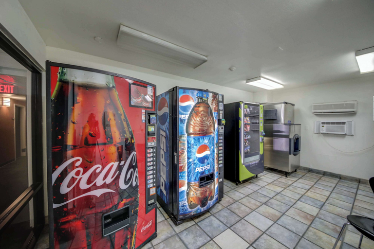 Food & Drinks 5, Motel 6 Greensboro, NC - Airport, Guilford