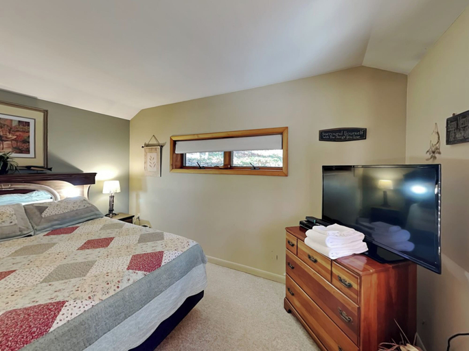 Bedroom 2, Mountain Escape by Taylor Made Deep Creek, Garrett