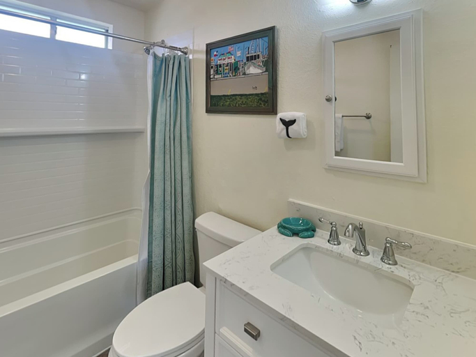 Bathroom 4, Pirate's Treasure by Miss Kitty’s, Aransas