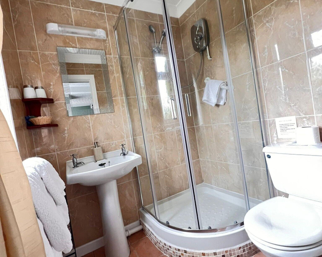 Bathroom 3, Rosedene Guesthouse, Pembrokeshire