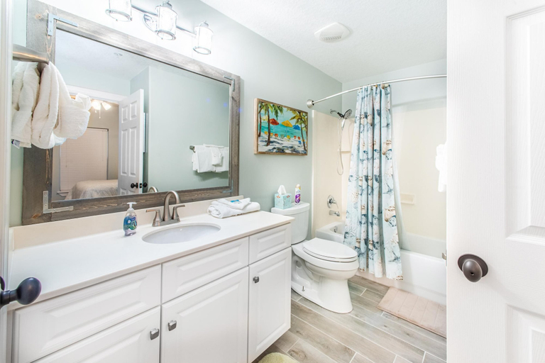 Bathroom 4, Ocean Villa 1406, Bay