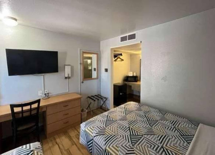 Bedroom 4, Motel 6 Riviera Beach, FL, Palm Beach