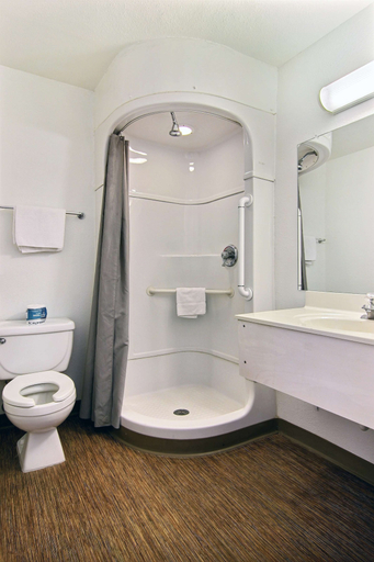 Bathroom 4, Motel 6 Lubbock, Lubbock