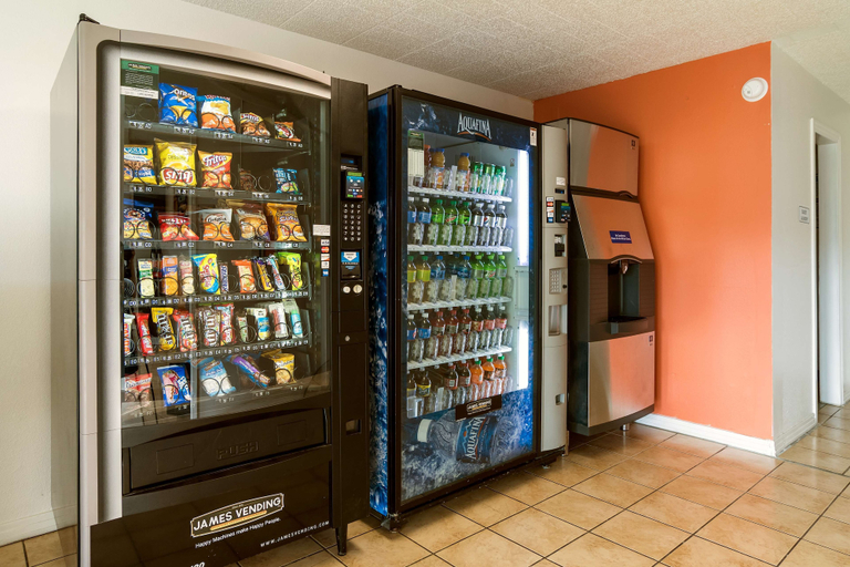 Food & Drinks 5, Motel 6 New Stanton, PA, Westmoreland