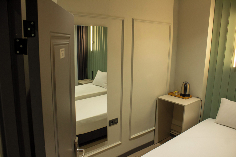 Bedroom 4, Genoa Port Hotel, Beyoğlu