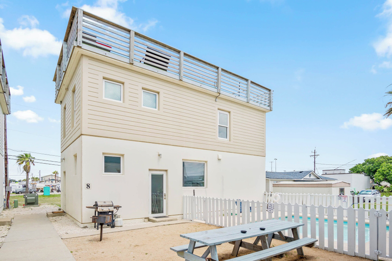 Exterior & Views, Above & Beyond by Silver Sands Vacation Rentals, Nueces