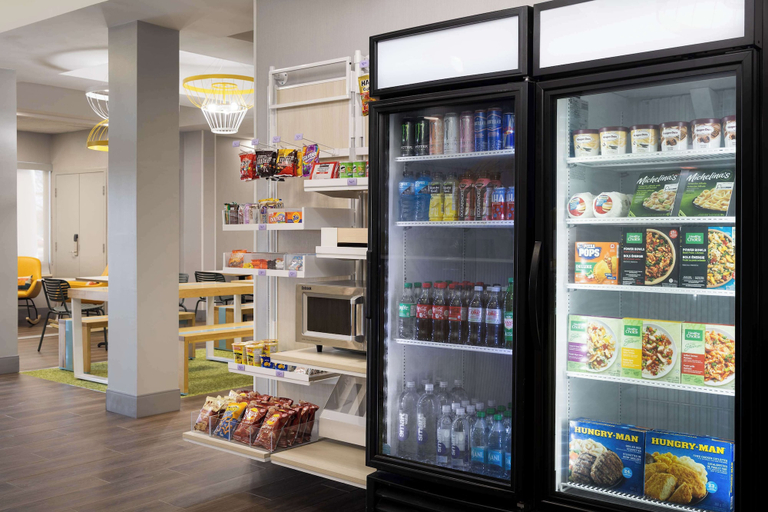 Food & Drinks, Spark by Hilton Guelph, Wellington