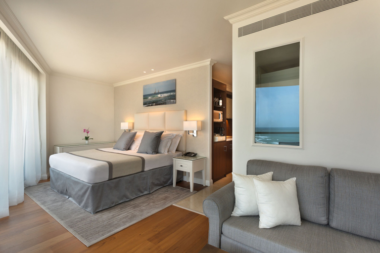Bedroom 4, Herbert Samuel Okeanos Suites Herzilya
