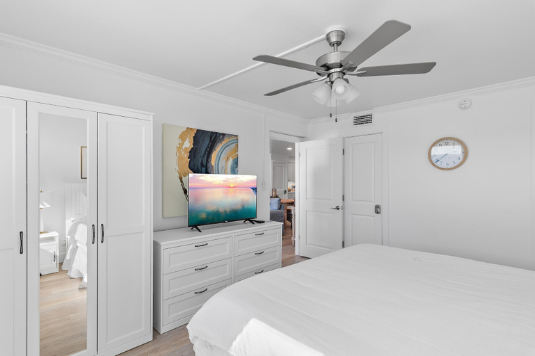 Bedroom 3, Beach House 502d, Walton