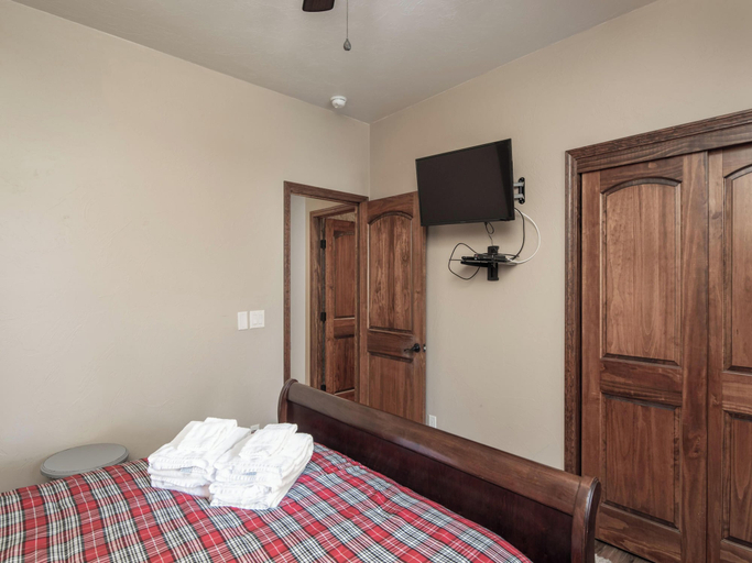 Bedroom 2, Avalon by Ruidoso Vacation Rentals, Lincoln