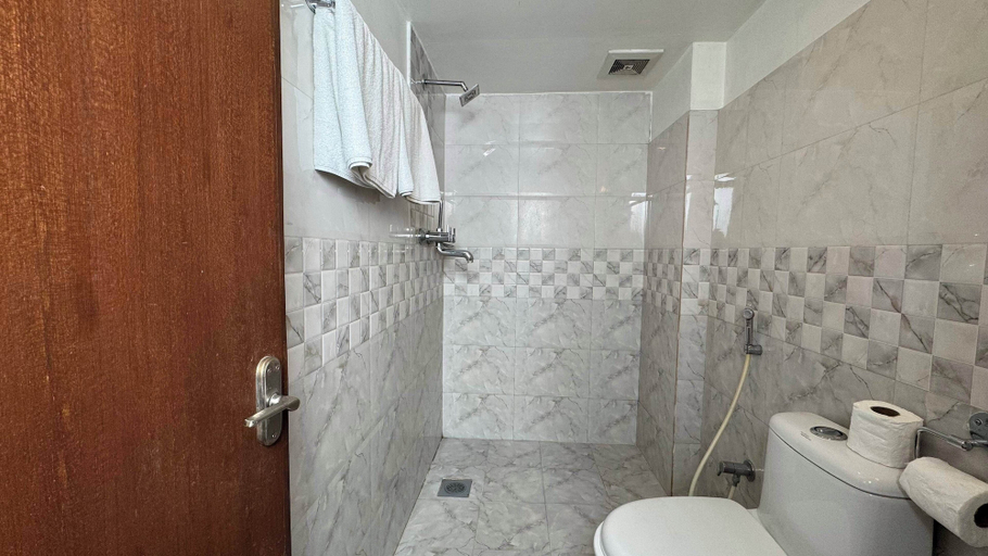 Bathroom 4, Hotel Everest Nepal, Bagmati