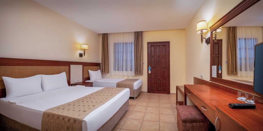 Bedroom 3, Hotel Ozlem Garden - All Inclusive, Manavgat