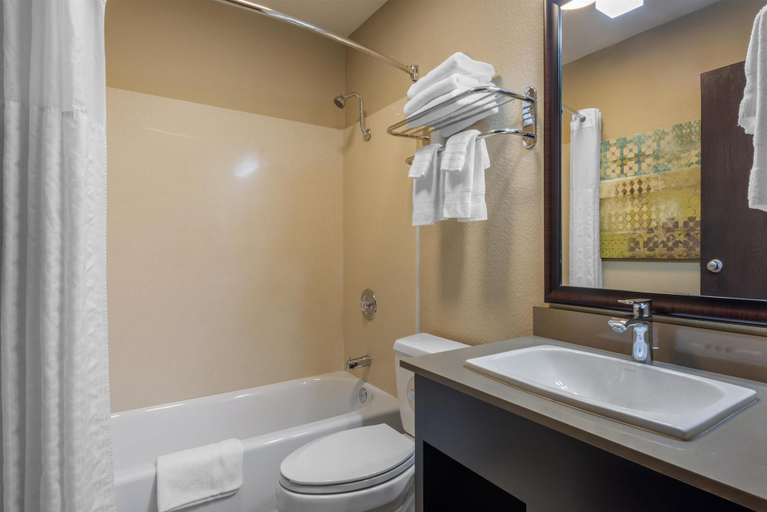 Bathroom 4, Best Western Long Beach Inn, Pacific