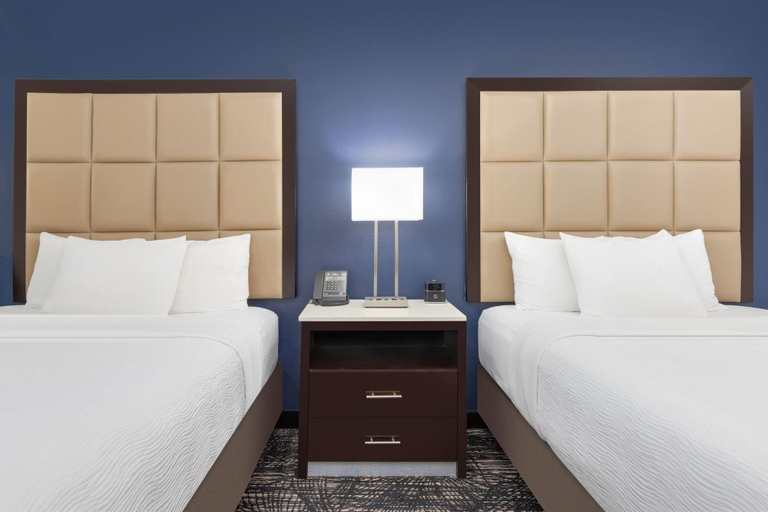 Bedroom 3, La Quinta Inn & Suites by Wyndham Paris, Lamar