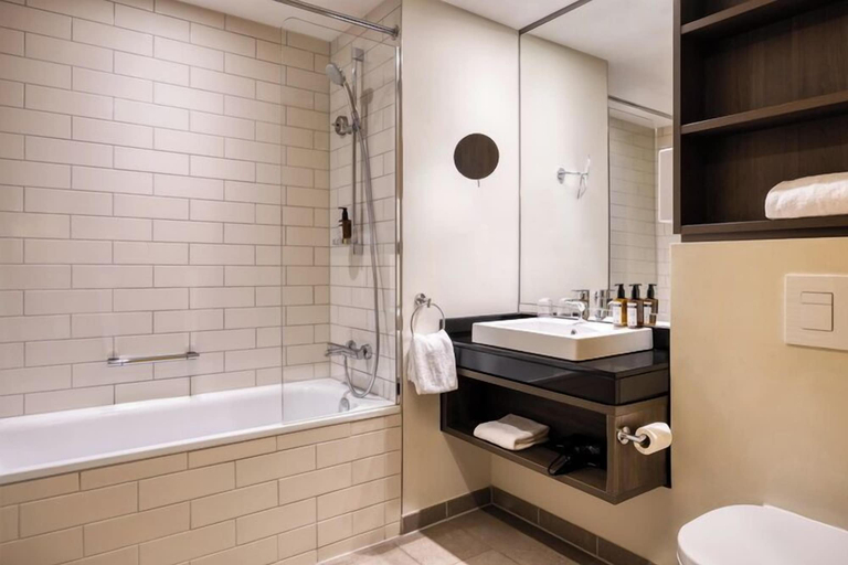 Bathroom 5, Citadines City Centre Frankfurt, Frankfurt am Main
