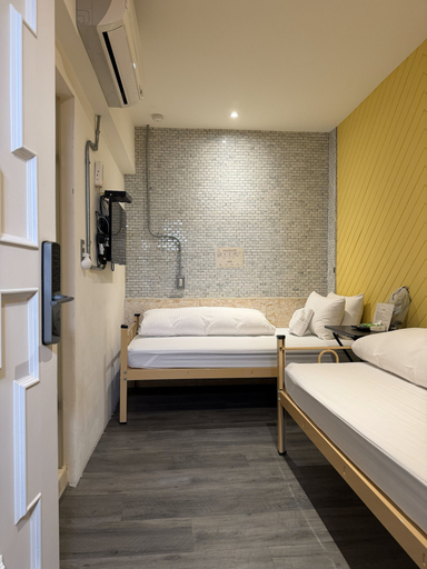 Bedroom 3, the Retro Tai-Pan 2, Tainan