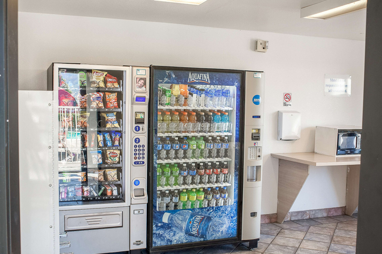 Food & Drinks 5, Motel 6 Ukiah, CA, Mendocino