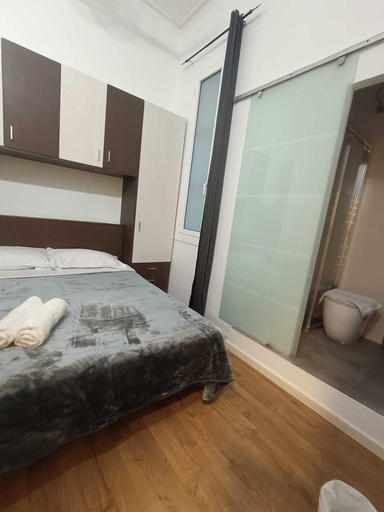 Bedroom 4, Hostal Sant Antoni, Barcelona