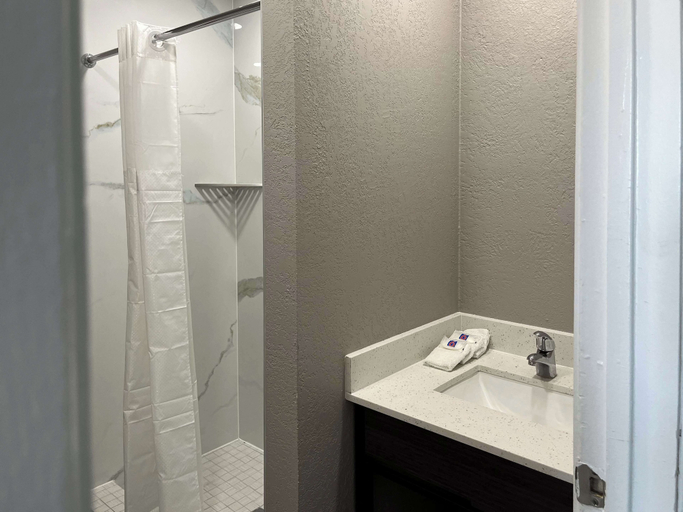 Bathroom 4, Studio 6 Galveston, TX, Galveston