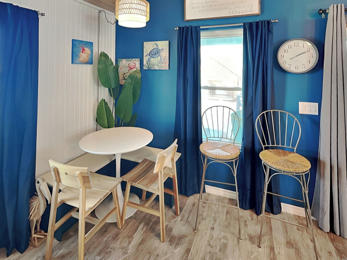 Others 5, Sand Piper by Miss Kitty’s, Aransas