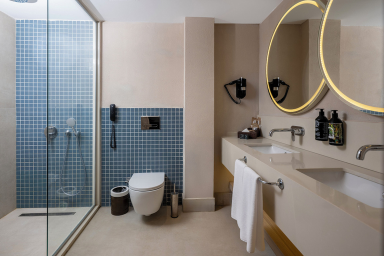Bathroom 4, Ducale Lara, Antalya