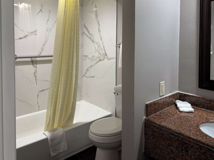 Bathroom 3, Motel 6 Tallahassee, FL – North Monroe, Leon