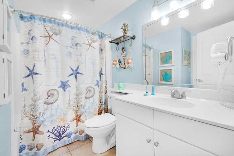 Bathroom 4, Shores of Panama 1401, Bay