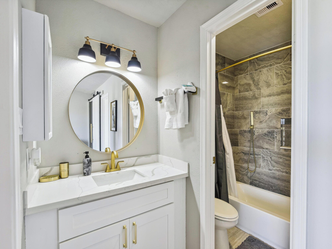 Bathroom 4, Bougie Beach Bungalow by Ryson Vacation Rentals, Galveston