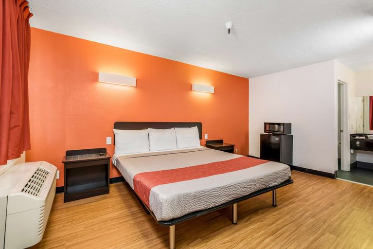 Bedroom 4, Motel 6 Westley, CA, Stanislaus
