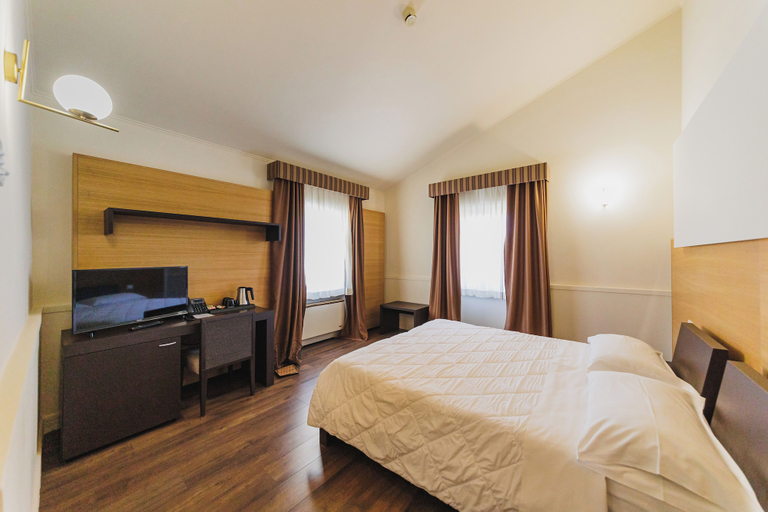 Bedroom 3, Hotel San Nicola, Bari