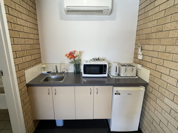 Others 5, Albury Allawa Motor Inn, Albury