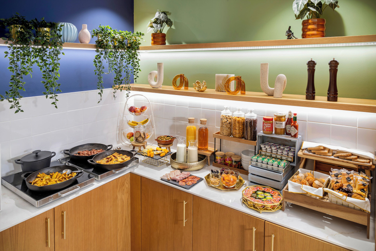 Food & Drinks 5, Aerotel Madrid Airport - Terminal 4, Madrid