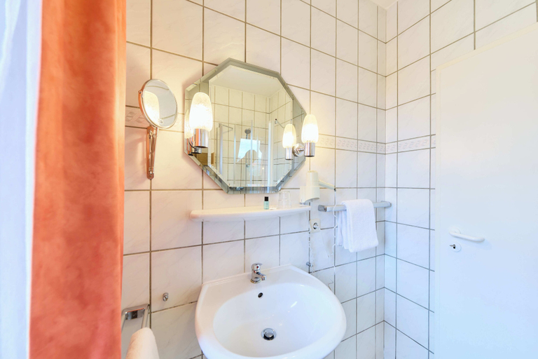 Bathroom 5, arador CITY Hotel, Minden-Lübbecke