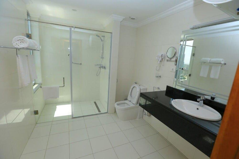 Bathroom 3, Amran Hotel, Addis Abeba