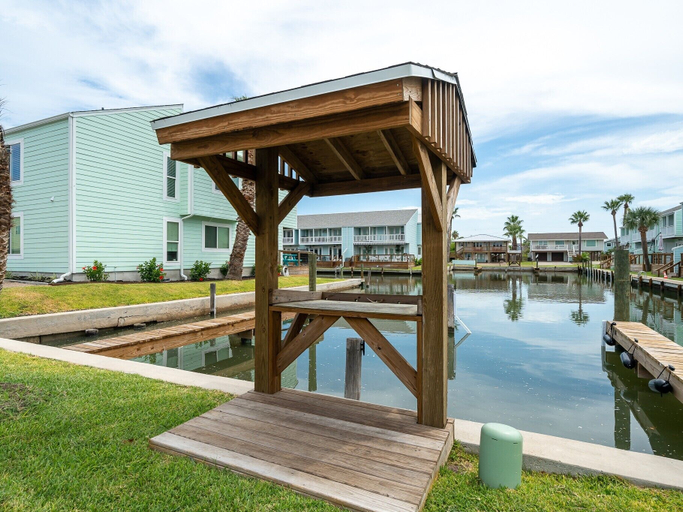 Others 3, 5 O'clock Somewhere by Miss Kitty’s, Aransas