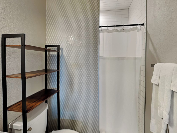 Bathroom 3, Heron's Roost by Miss Kitty’s, Aransas