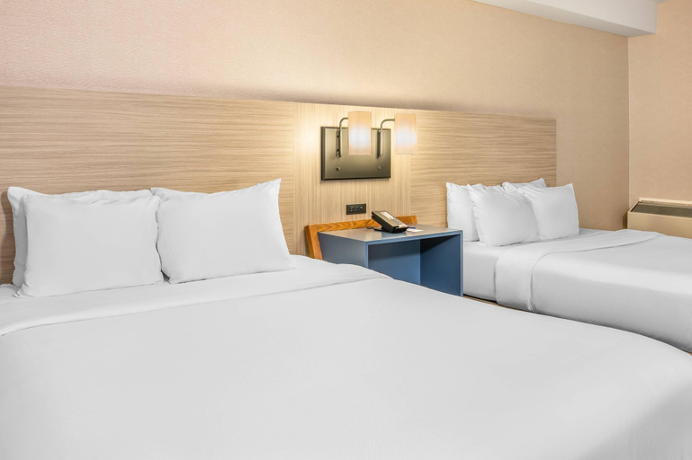 Bedroom 4, Comfort Inn Laval, Laval