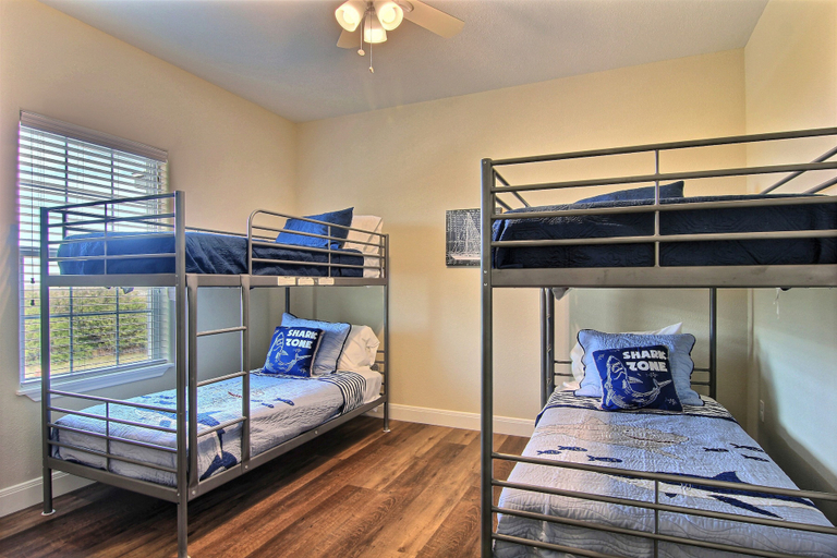 Bedroom 2, Shamrock by the Sea by Silver Sands Vacation Rentals, Nueces