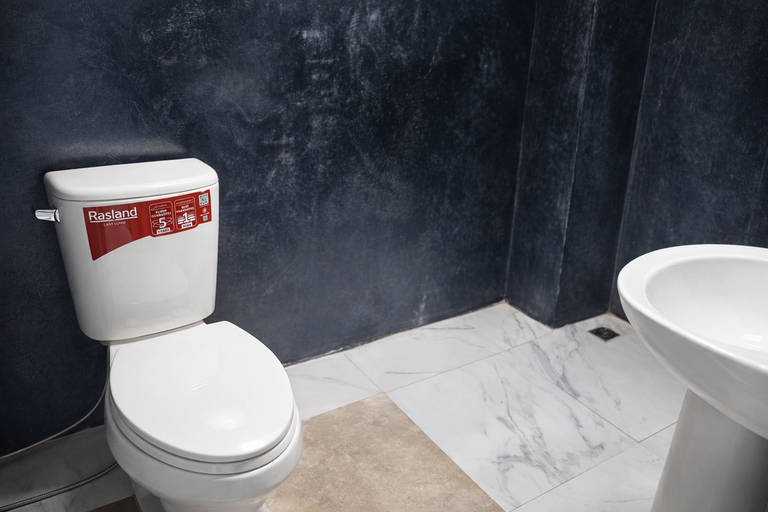 Bathroom 4, B&T Hostel, Muang Chiang Rai
