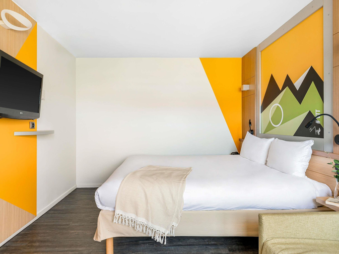 Bedroom 3, ibis Styles Annecy Gare Centre, Haute-Savoie