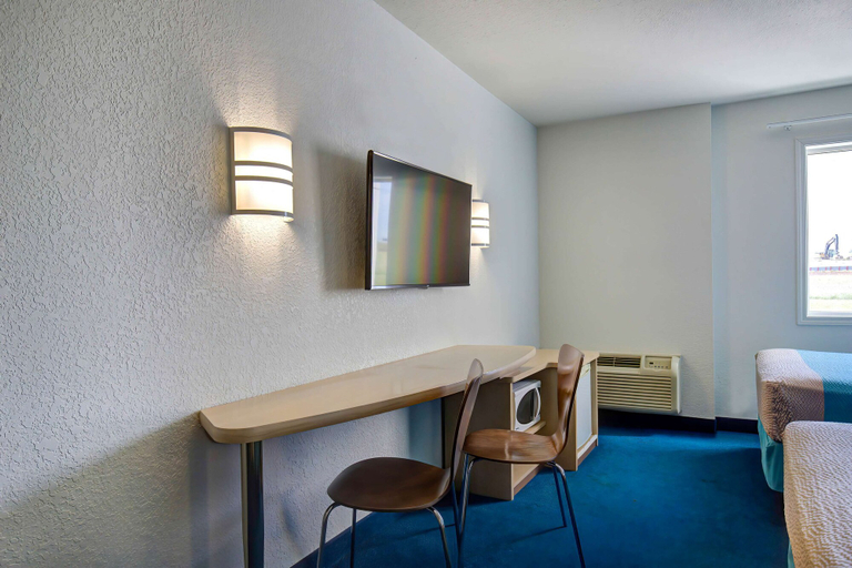 Others 5, Motel 6 Grande Prairie, AB, Division No. 19