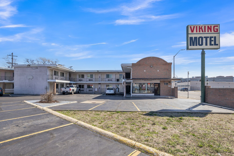 Exterior & Views 5, Viking Motel, Wayne